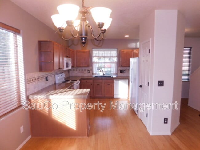 Building Photo - 1218 34th Pl