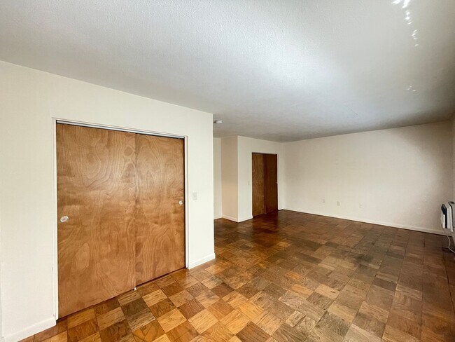 Foto del edificio - 128 Loudon Rd