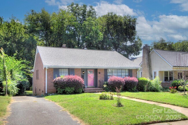 Foto del edificio - 629 Grandin Rd