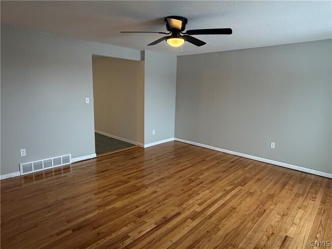 Building Photo - 8587 Caughdenoy Rd