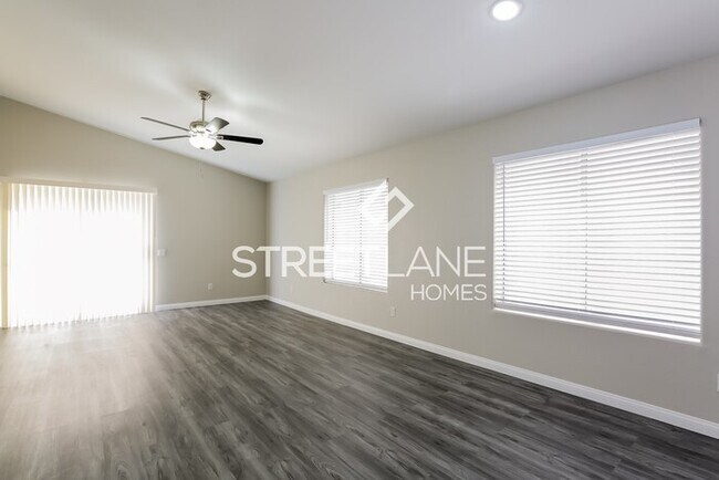 Building Photo - 3 Bedroom in Las Vegas!