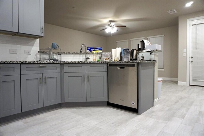 Building Photo - 3617 Harebell Dr