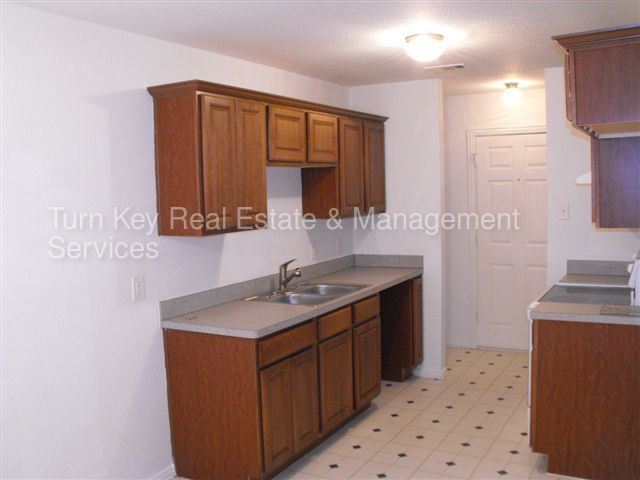 Building Photo - 610 Upton Ave