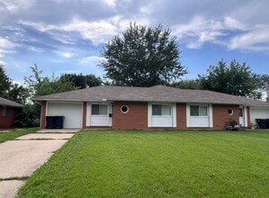 Building Photo - 5618 N Strathbury Ave