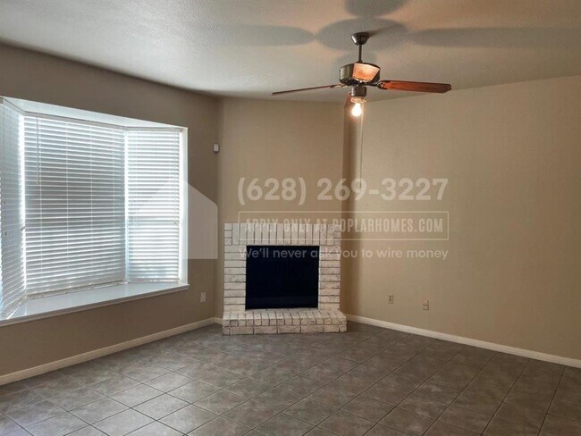 Foto del edificio - 8310 Wild Rose St