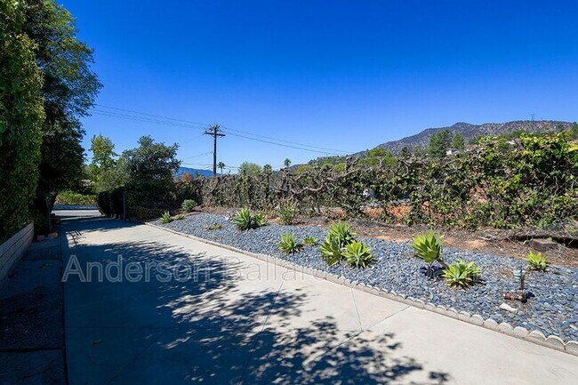 Building Photo - 279 Starlight Crest Dr