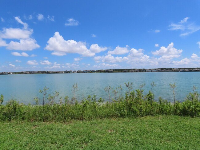 Building Photo - Waterside Point Townhome