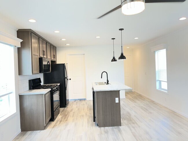 Foto del edificio - 4 Drake Ln
