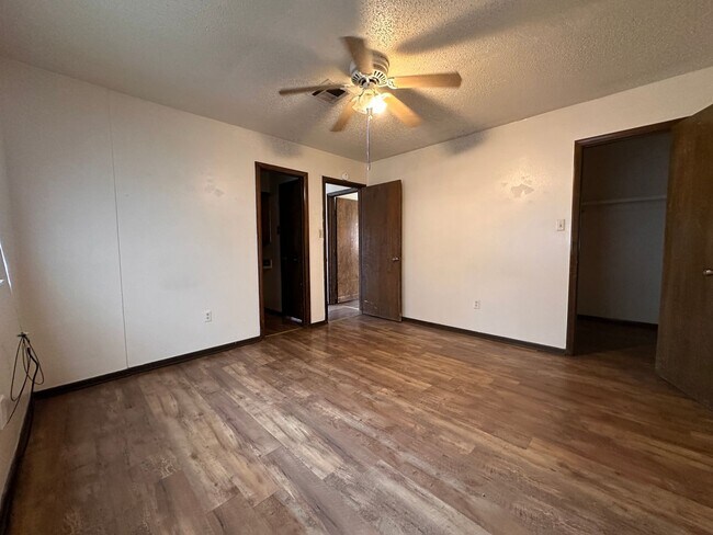 Foto del edificio - 6617 NW Denver Ave