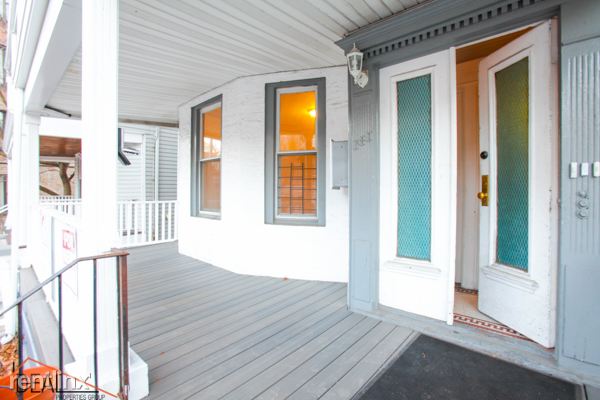 Building Photo - 680 E 21st St