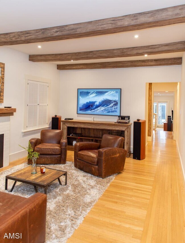 Foto del edificio - 4 br, 3 bath House - 1016 Spring Street