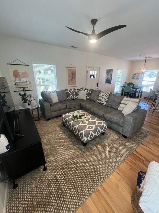 Building Photo - 4 Bedroom with Office Space Near Tulane/Lo...