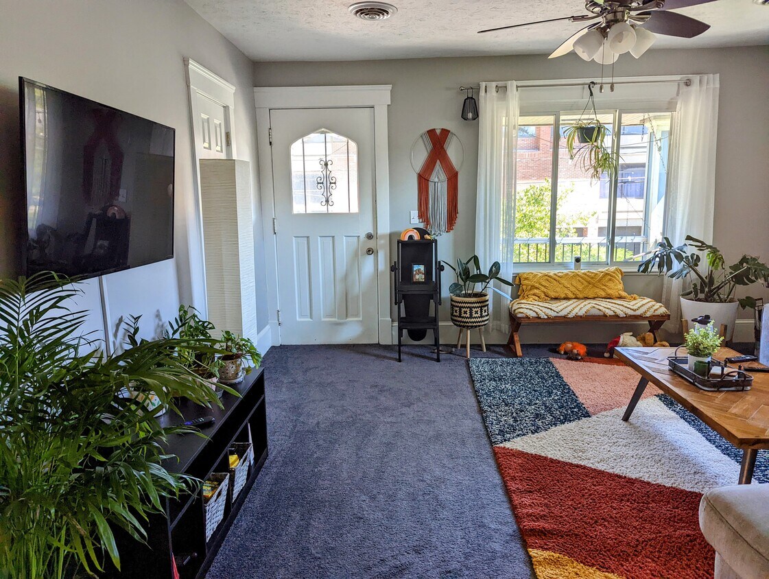 Foto principal - 1426 W 75th St