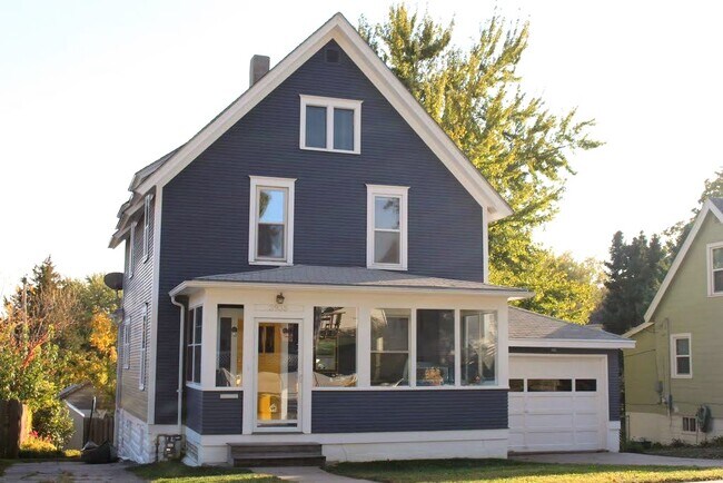 Building Photo - 3935 Arbor St
