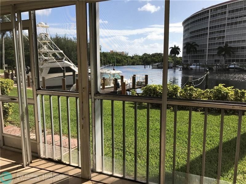 Foto principal - 1427 E Hillsboro Blvd