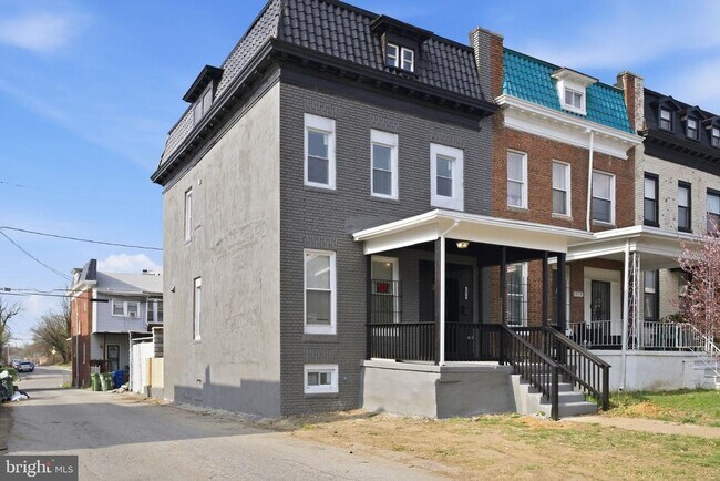Foto del edificio - 2816 Rockrose Ave