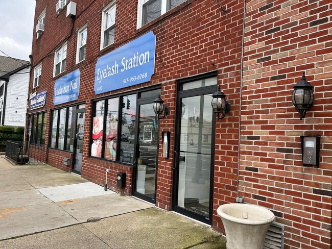 Foto del edificio - 410 Jericho Tpke