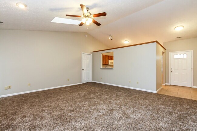 Foto del edificio - 12036 Pepperwood Dr