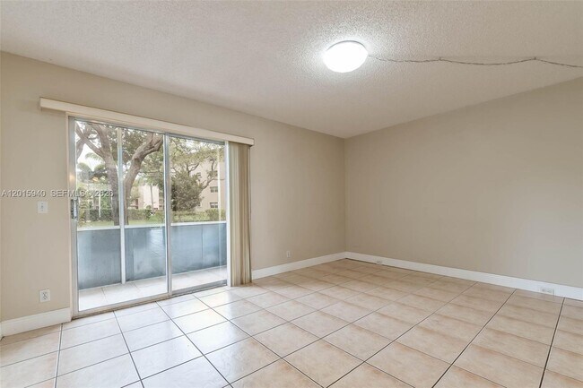 Foto del edificio - 13355 SW 9th Ct