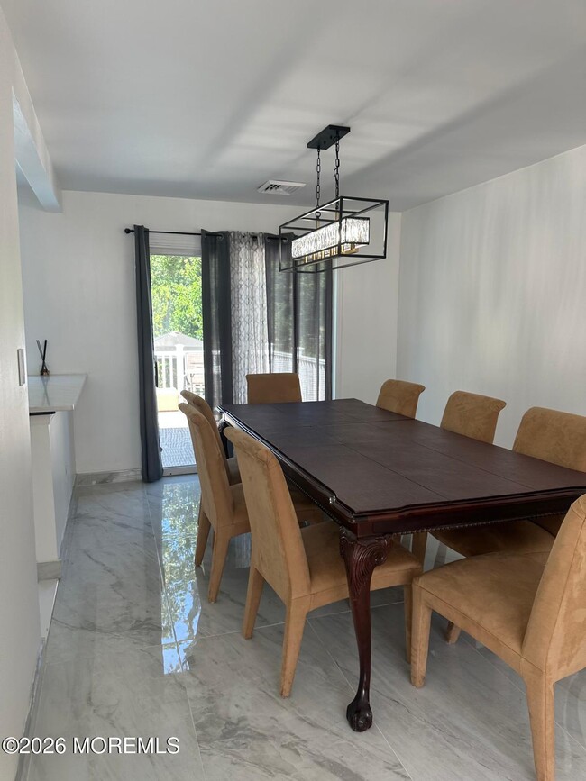 Building Photo - 507 Elizabeth St