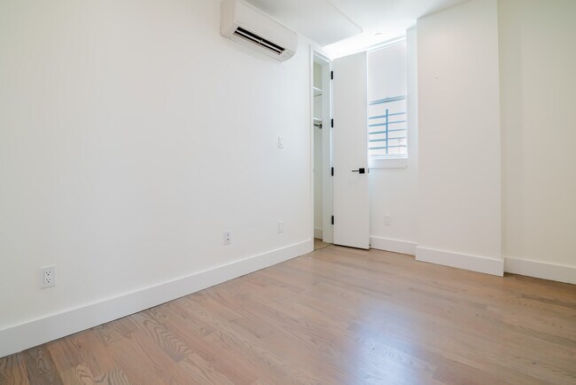 Foto del edificio - 2911 Albemarle Rd