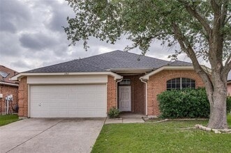 Building Photo - 202 Trenton Dr