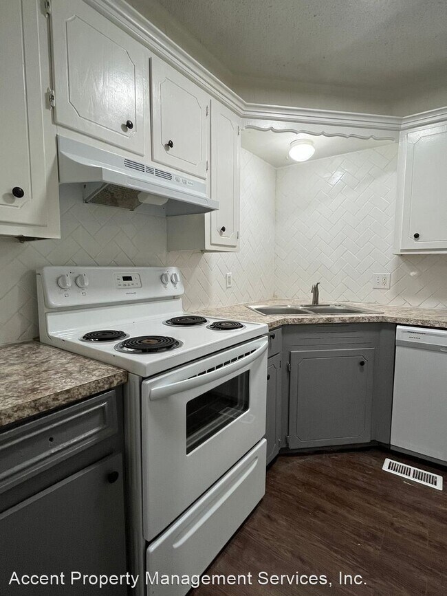 Foto del edificio - 3 br, 2 bath House - 5548 South Lewis Court