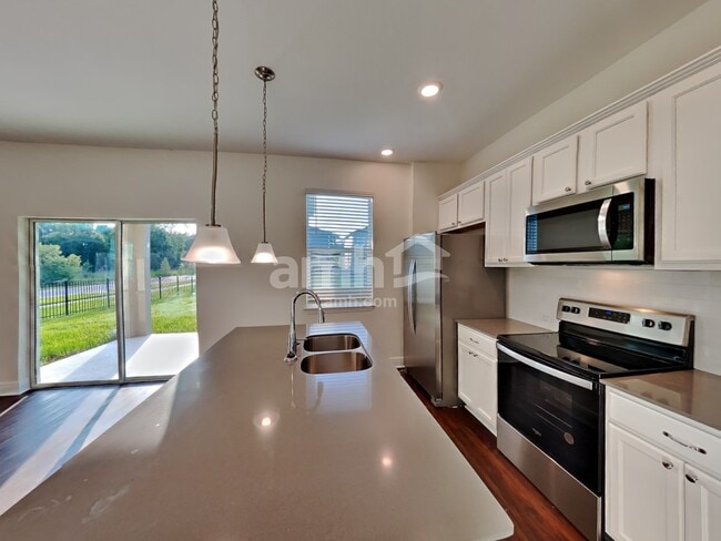 Building Photo - 22500 Bellini Cir