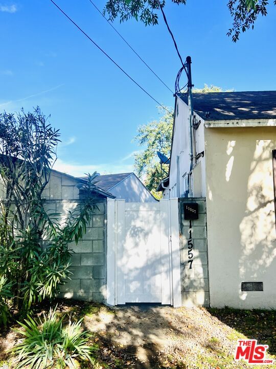 Building Photo - 11557 Cumpston St