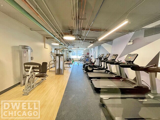 Foto del edificio - 5115 N Sheridan Rd