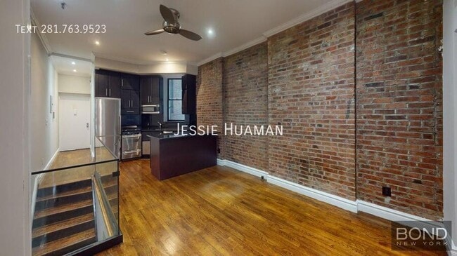 Building Photo - 248 Mott St