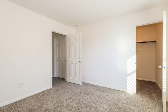 Foto del edificio - 1511 Weiland Manor Ln