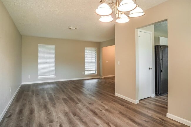 Building Photo - 9618 Poynes Dr