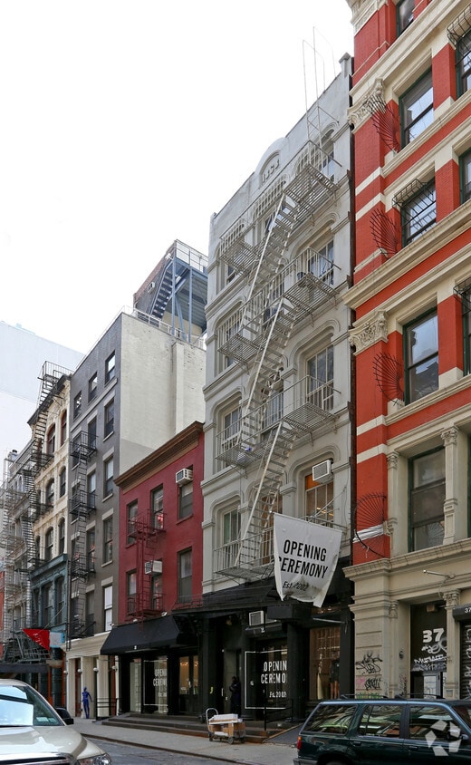 Building Photo - 35 Howard St