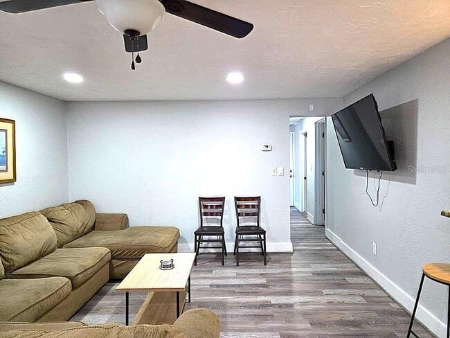 Foto del edificio - 6886 49th Ave N