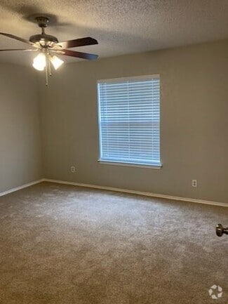 Building Photo - 8129 Foxfire Ln