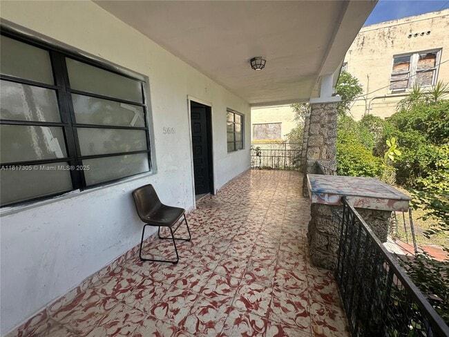 Foto del edificio - 566 NW 1st St