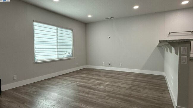 Foto del edificio - 338 Orchard Ave