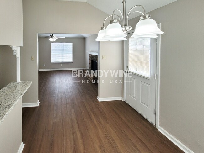 Foto del edificio - 5962 Cottage Hill Dr