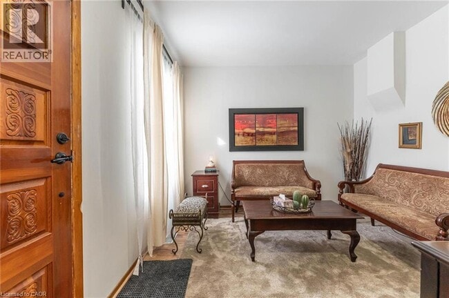 Building Photo - 104 Mulberry St