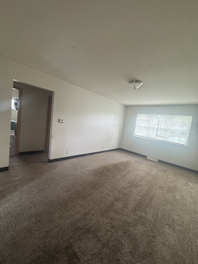 Foto del edificio - 9000 W Carmen Ave