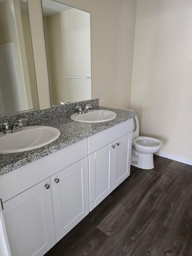 Building Photo - 2384 Tapatio Dr