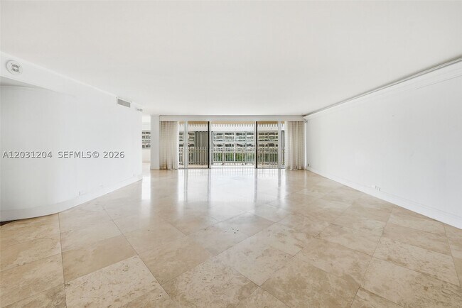Building Photo - 3 Grove Isle Dr