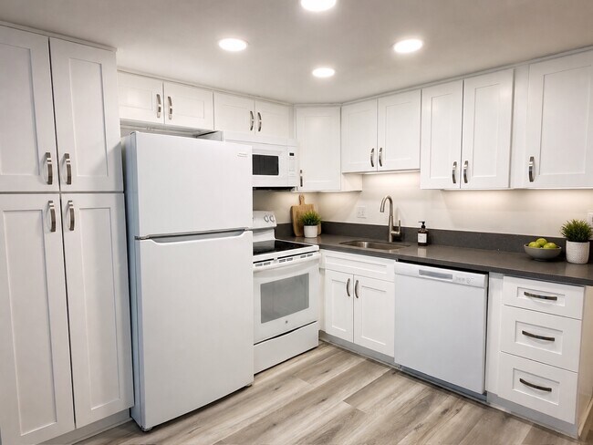 Building Photo - 9647 Spyglass Ave