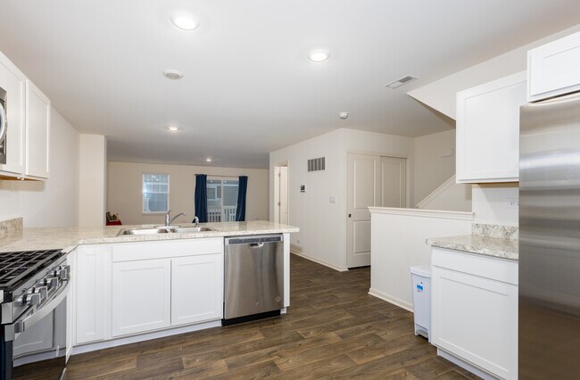 Building Photo - 3831 Currant Ln