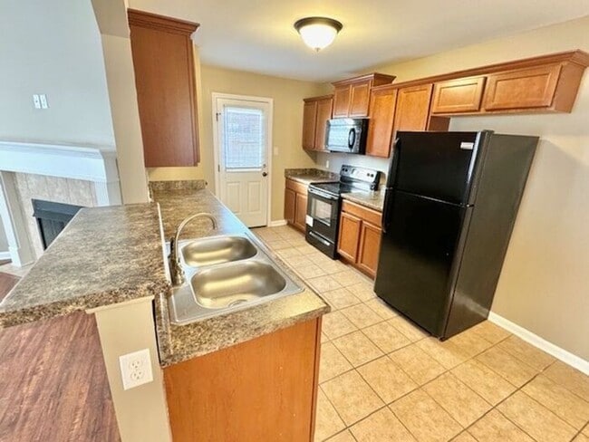 Building Photo - Now Leasing A 3-bedroom 2.5 bath home in C...