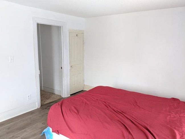 Foto del edificio - 715 N Pine St