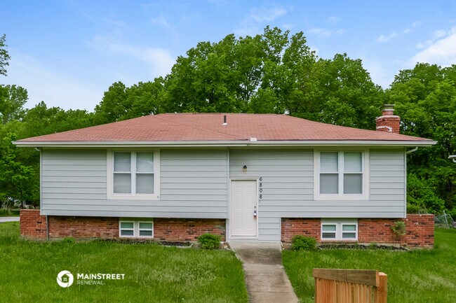 Building Photo - 6808 NW Victor Dr