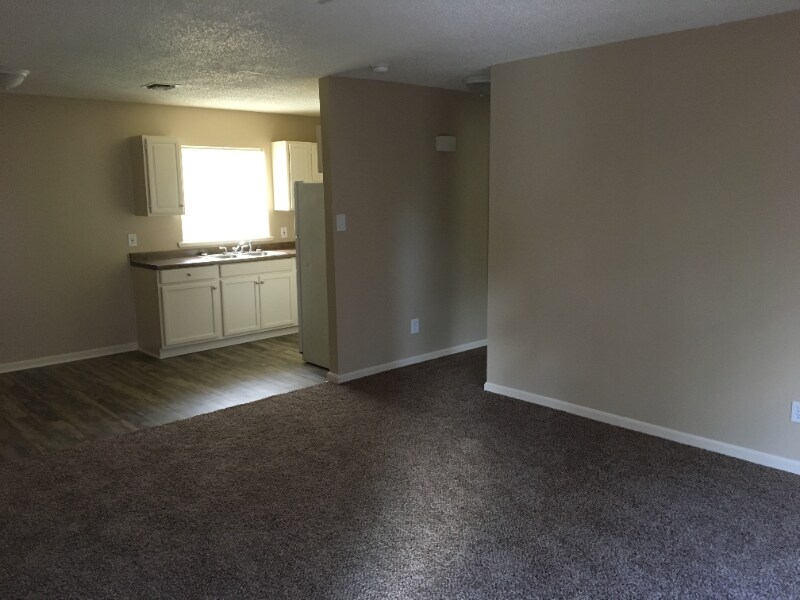 350 Dees St Unit 3, DeRidder, LA 70634 Room for Rent in DeRidder, LA