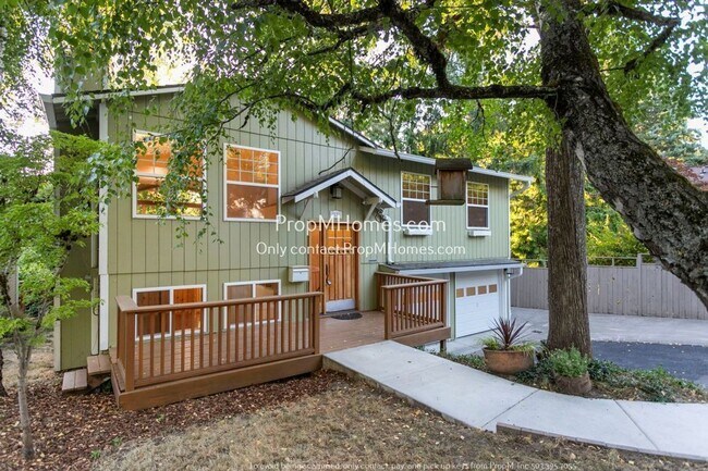 Building Photo - Five Bedroom Retreat with Gourmet Kitchen,...